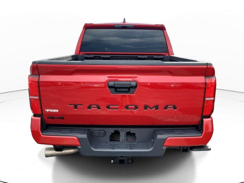 Used 2025 Toyota Tacoma TRD Sport AWD/4WD image 5