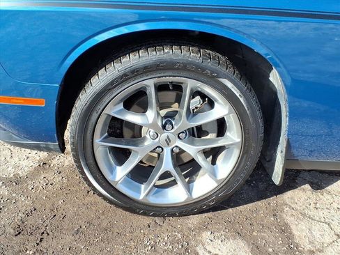 Used 2021 Dodge Challenger SXT w/ Plus Package image 9