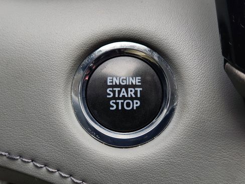 Used 2023 Toyota Highlander XLE image 21