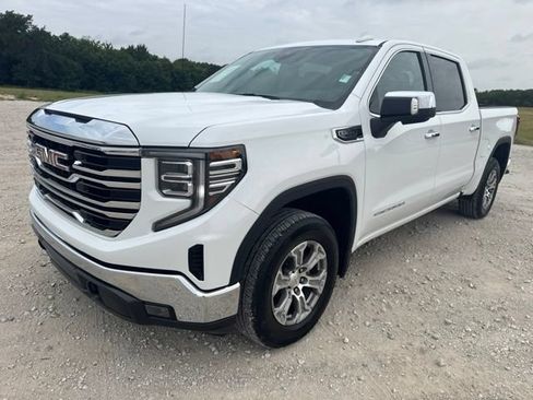 Used 2025 GMC Sierra 1500 SLT RWD image 1