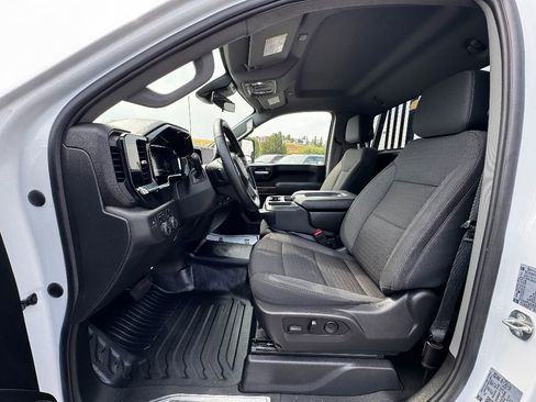 Used 2024 Chevrolet Silverado 2500 LT w/ Convenience Package image 2