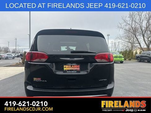 Used 2020 Chrysler Pacifica Limited image 10