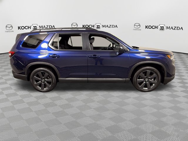 Used 2025 Honda Pilot Sport image 9