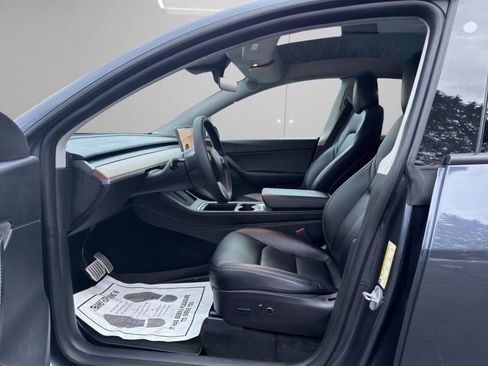 Used 2022 Tesla Model Y Performance image 9