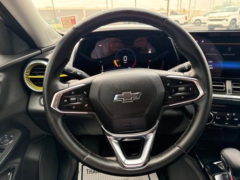 Used 2025 Chevrolet Trax ACTIV w/ Driver Confidence Package FWD image 18