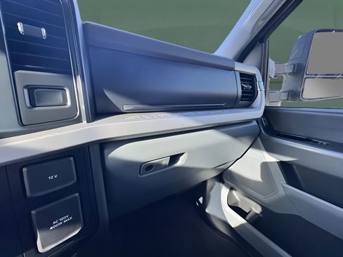 Used 2024 Ford F250 XLT image 14