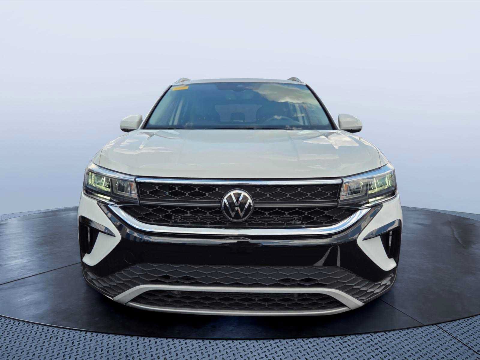 Used 2023 Volkswagen Taos SE FWD image 8
