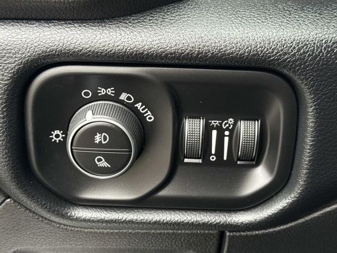 Used 2021 RAM 1500 Laramie image 13