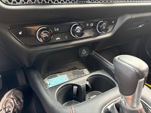 Used 2024 Honda HR-V Sport image 25