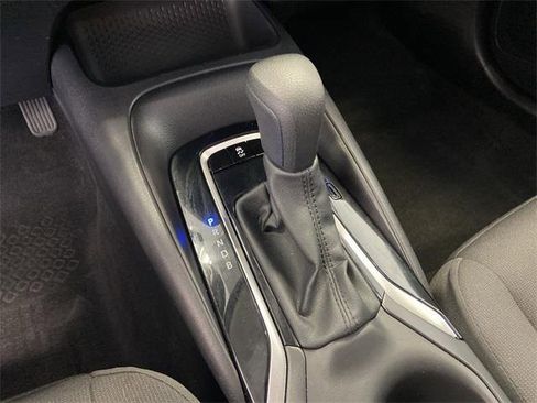 Used 2025 Toyota Corolla LE image 29