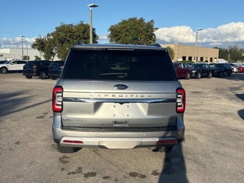 Used 2023 Ford Expedition Limited image 5