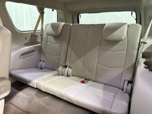 Used 2019 Cadillac Escalade ESV Luxury AWD/4WD image 10