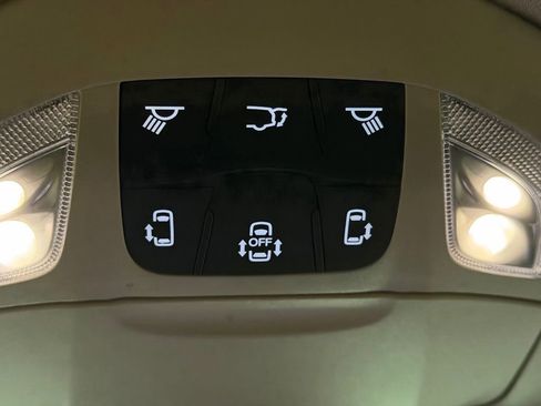 Used 2022 Chrysler Pacifica Touring-L w/ Uconnect Theater Family Group image 37