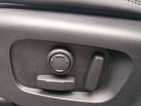 New 2026 Land Rover Range Rover Velar Dynamic SE image 14