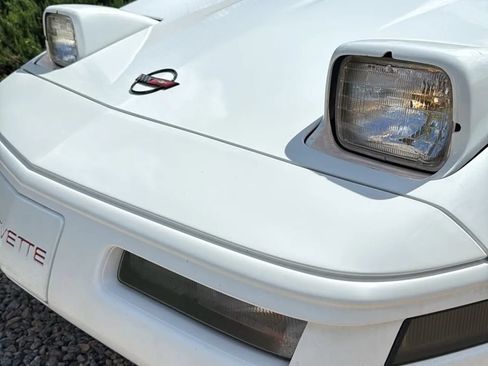 Used 1996 Chevrolet Corvette Coupe RWD image 6