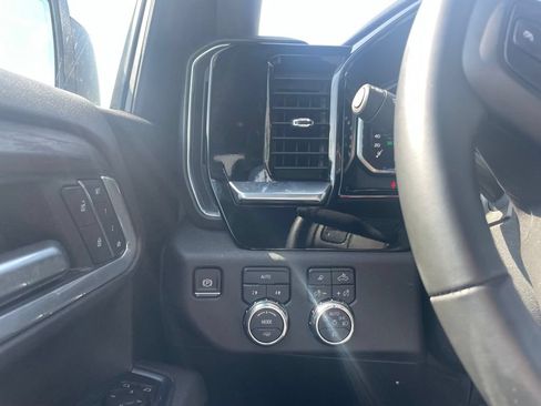 Used 2026 GMC Sierra 1500 SLT AWD/4WD image 12