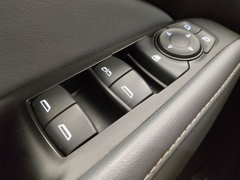 Used 2020 Buick Enclave Essence w/ Sport Touring Edition FWD image 27