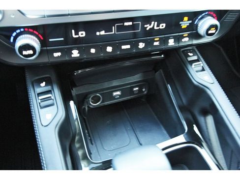Used 2025 Kia Telluride EX w/ EX Captain's Chair Package FWD image 20