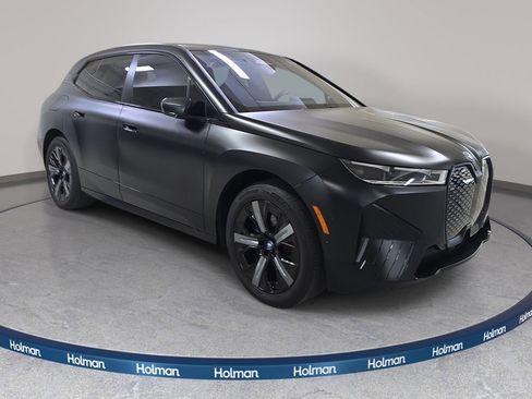 Used 2023 BMW iX xDrive50 w/ Sport Package image 4