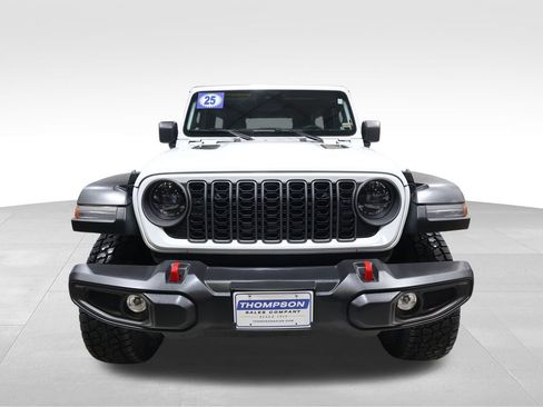 Used 2025 Jeep Wrangler Unlimited Rubicon image 7