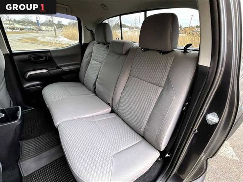 Certified 2022 Toyota Tacoma SR5 image 20