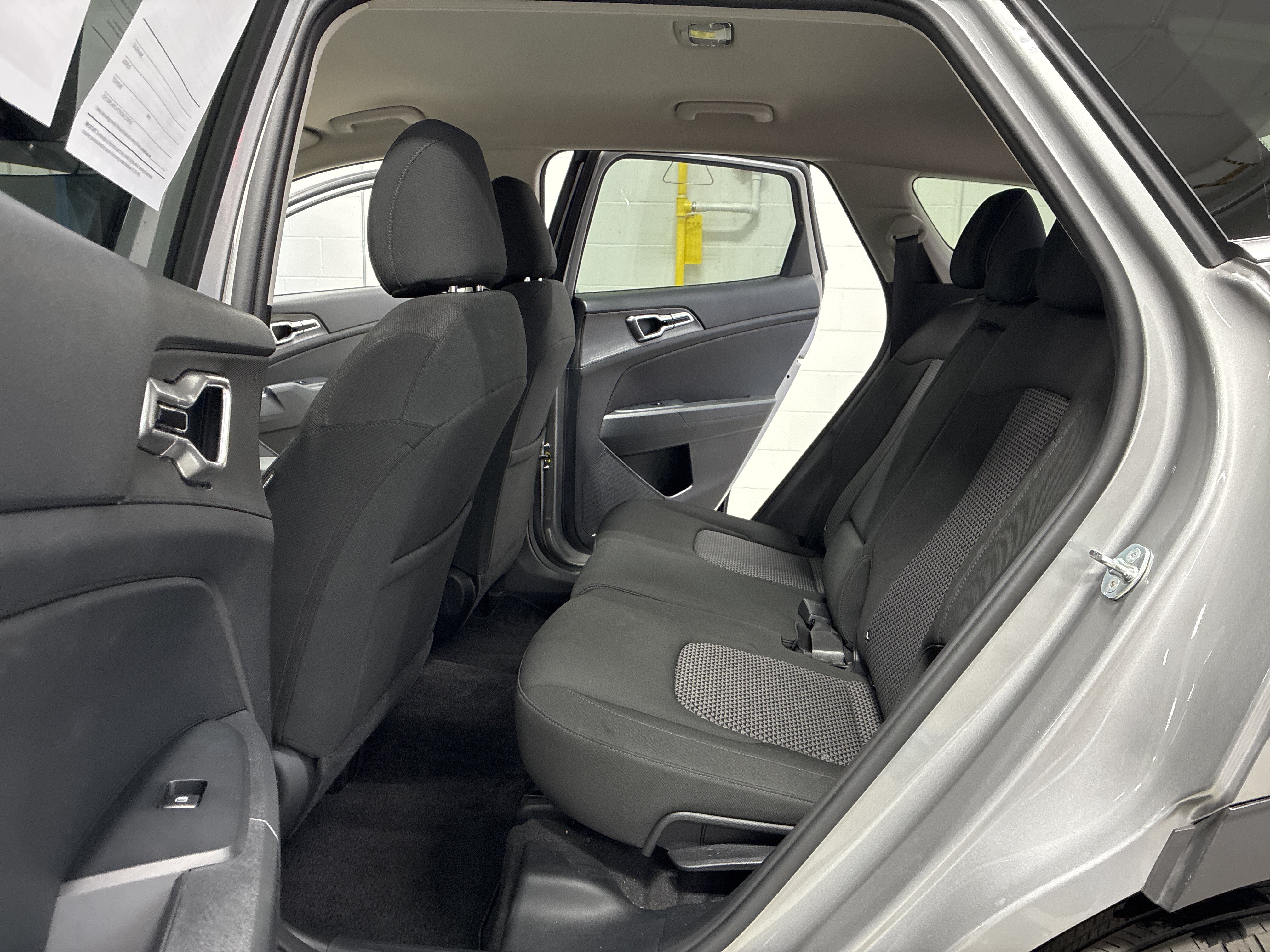 Certified 2025 Kia Sportage LX AWD/4WD image 11