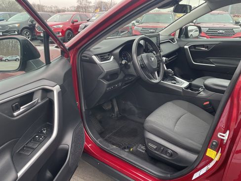 Used 2021 Toyota RAV4 XLE w/ XLE Grade Weather Package image 13