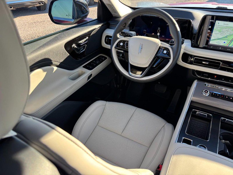 New 2027 Lincoln Aviator AWD image 13