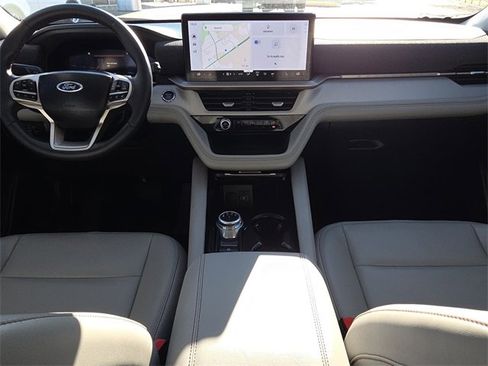 New 2025 Ford Explorer Active w/ Active Comfort Package image 12