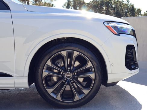 Used 2025 Audi Q7 3.0T Prestige w/ Prestige Package image 11