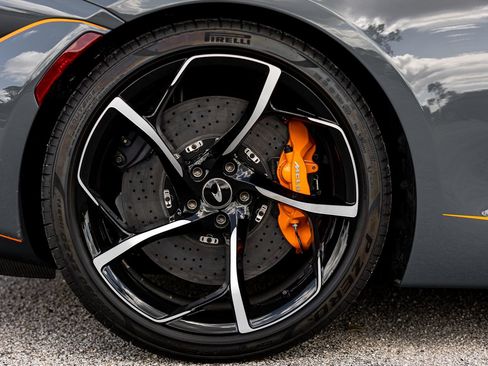 Used 2021 McLaren Elva RWD image 30