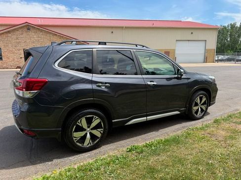 Used 2019 Subaru Forester Touring AWD/4WD image 4