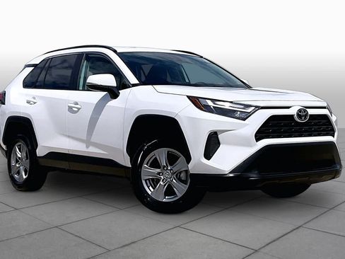 Used 2025 Toyota RAV4 XLE FWD image 3