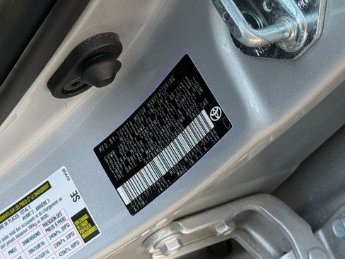 Used 2025 Toyota Corolla LE FWD image 29