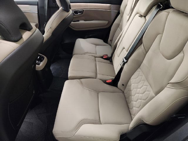 New 2026 Volvo XC90 T8 Plus w/ Protection Package Premier AWD/4WD image 30