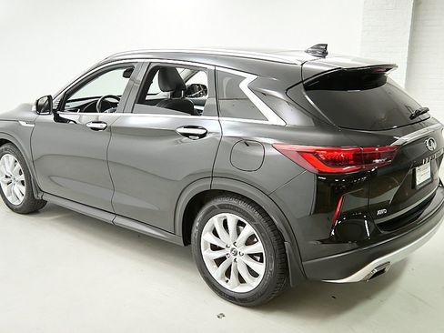 Used 2019 INFINITI QX50 Essential w/ Premium Heat Package image 7