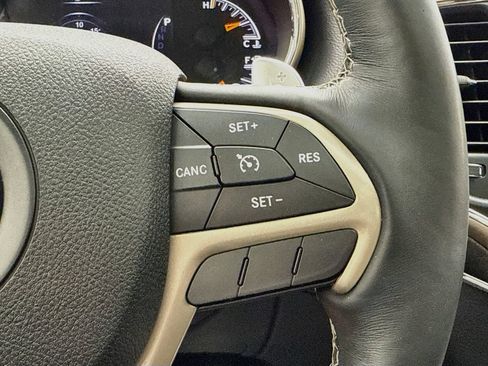 Used 2017 Jeep Grand Cherokee Limited w/ Luxury Group II RWD image 12