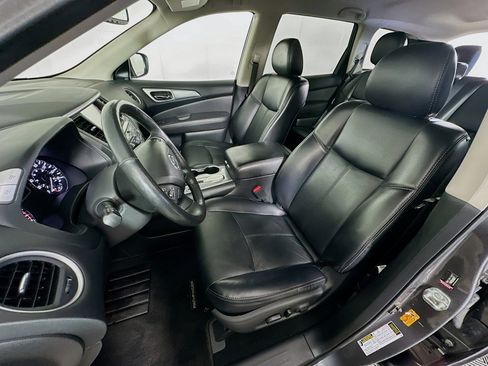 Used 2019 Nissan Pathfinder SL w/ Cargo Package image 13