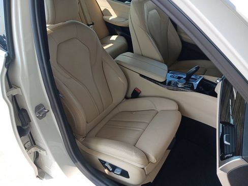 Used 2019 BMW 530i w/ Convenience Package RWD image 28
