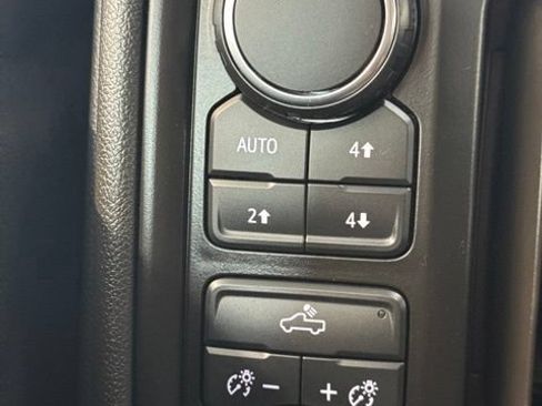 Used 2024 Chevrolet Silverado 1500 Custom Trail Boss w/ LPO, Dark Essentials Package AWD/4WD image 10