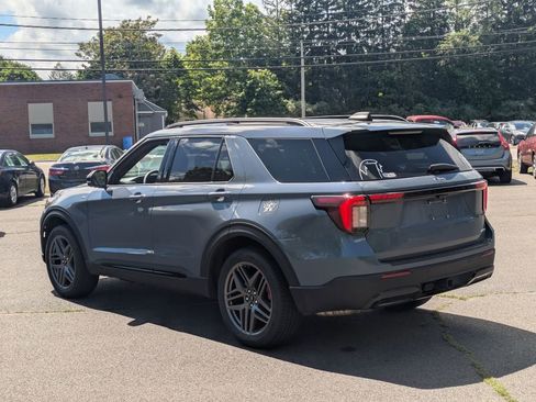 Used 2025 Ford Explorer ST-Line w/ Premium Package AWD/4WD image 4