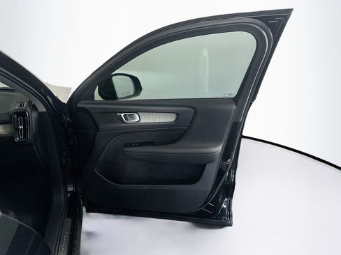 Used 2024 Volvo XC40 B5 Core w/ Protection Package Premier AWD/4WD image 35