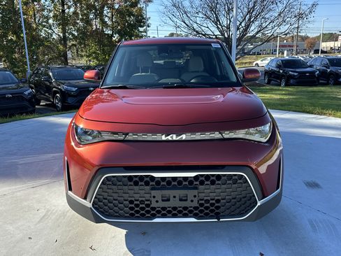 Used 2023 Kia Soul LX w/ LX Technology Package image 3