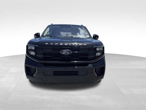 Used 2025 Ford Expedition Active AWD/4WD image 9