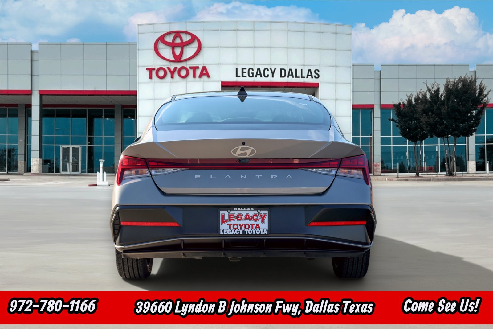 Used 2025 Hyundai Elantra SEL FWD image 9
