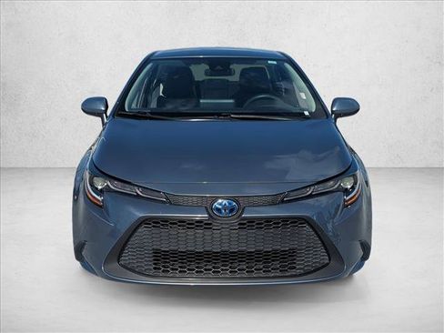 Certified 2022 Toyota Corolla LE image 2