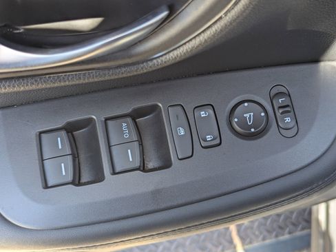 Certified 2025 Honda HR-V LX image 19