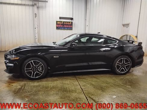 Used 2022 Ford Mustang GT Premium w/ Equipment Group 401A RWD image 5