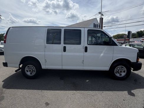 Used 2015 GMC Savana 2500 RWD image 6