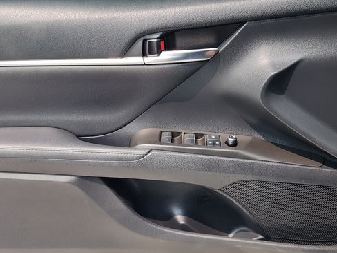 Used 2022 Toyota Camry XSE FWD image 25